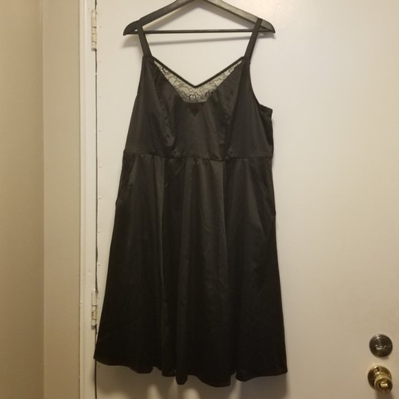 NWT Torrid - Black Satin and Lace Skater Dress 2XL - Picture 4 of 5